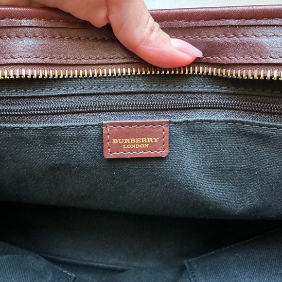 BURBERRY Medium Tote - Picture 7 of 13